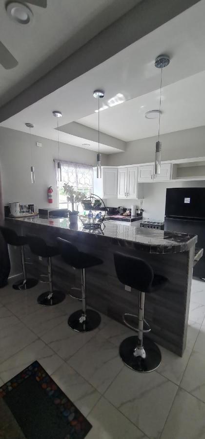 El Rincon Appartement Tunapuna Village Buitenkant foto